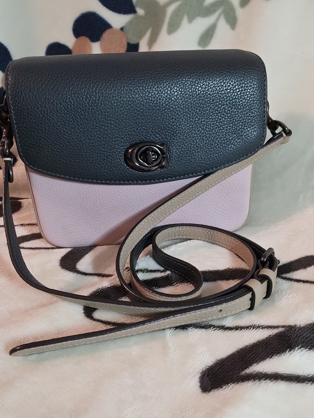 💯 Authentic Coach Pebbled Leather Colorblock Crossbody Bag - Blue & Light Pink